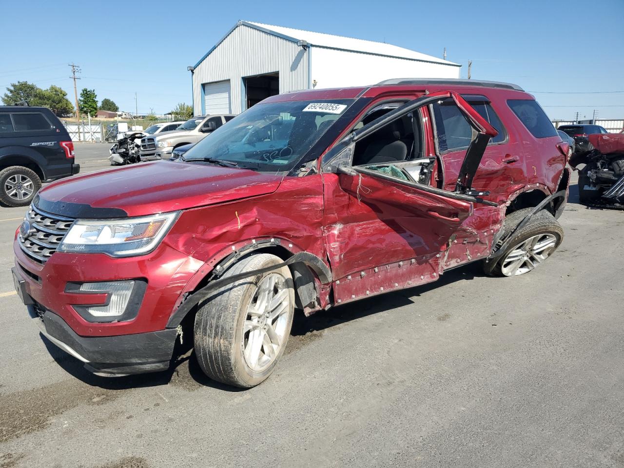 2017 Ford Explorer x