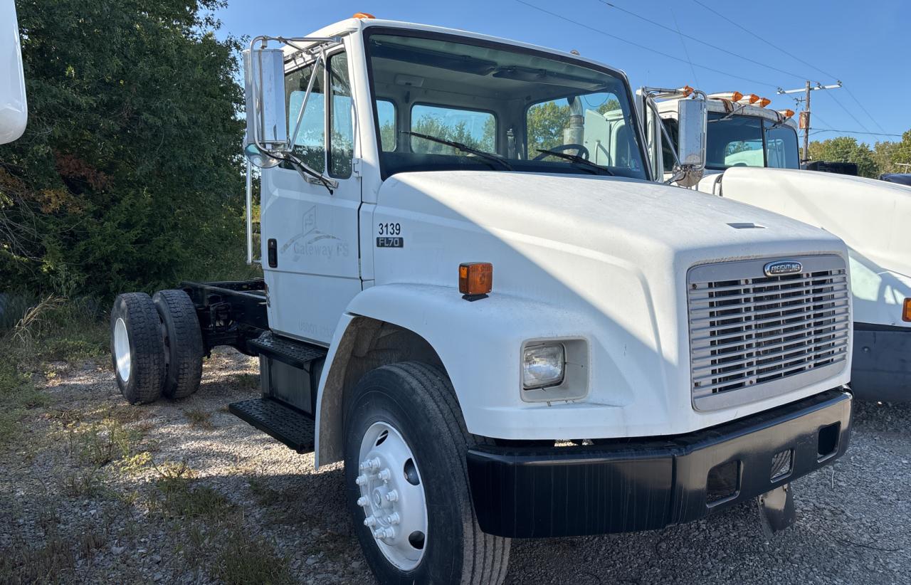 1998 Freightliner Medium con FL70