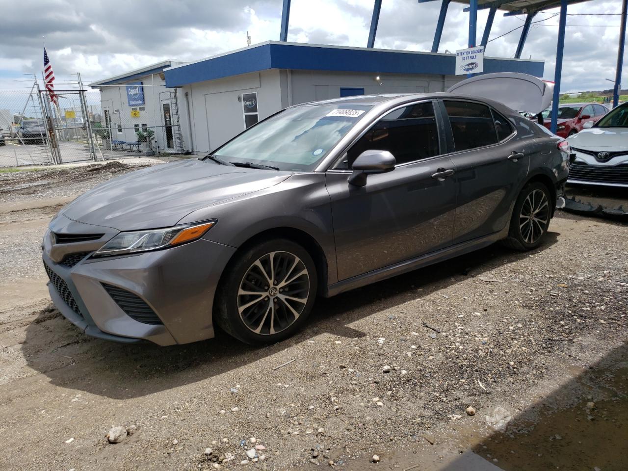 2020 Toyota Camry se SE