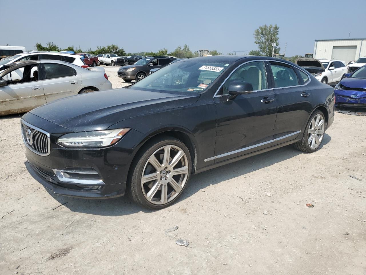 2017 Volvo S90