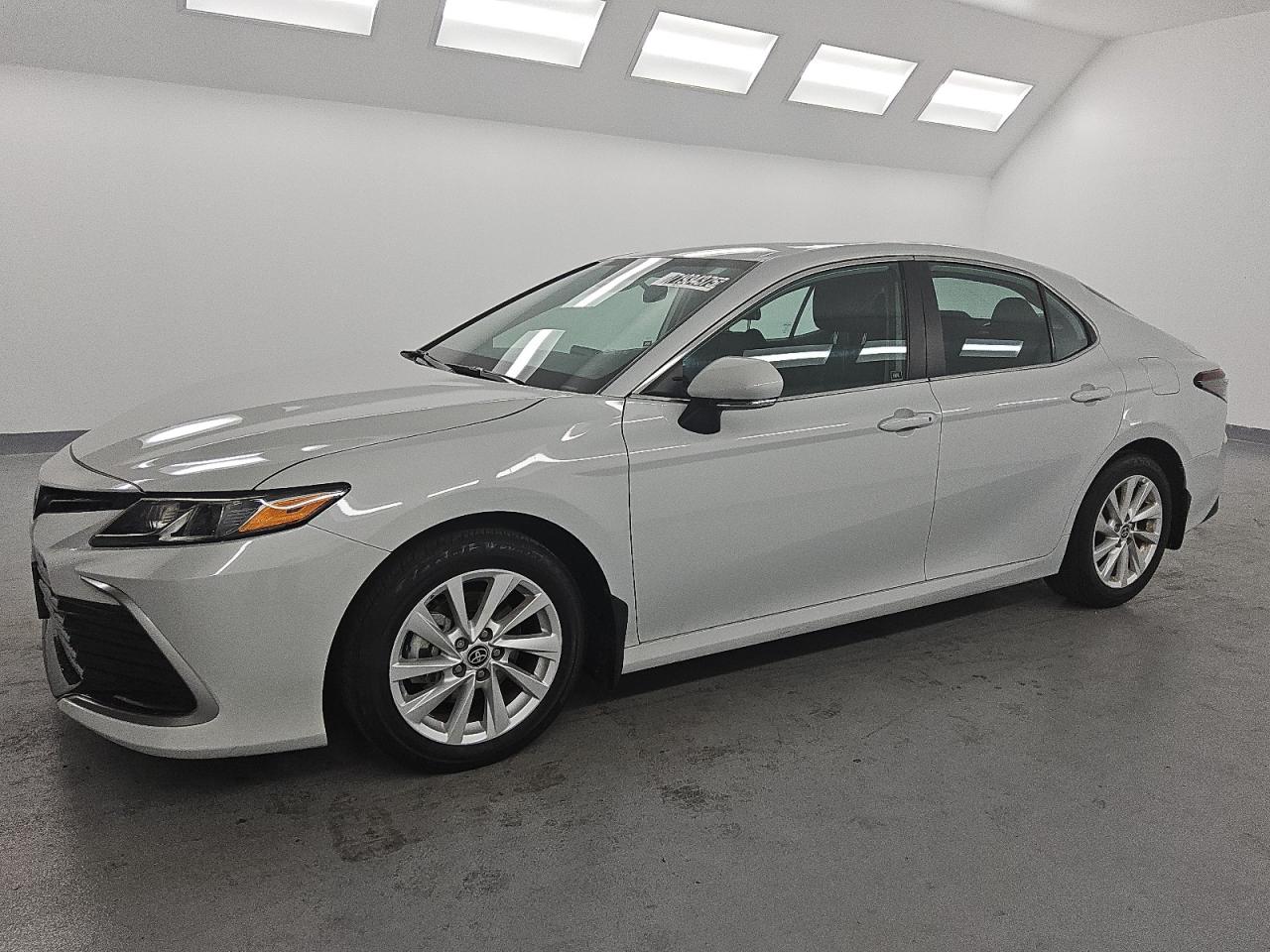 2024 Toyota Camry le LE