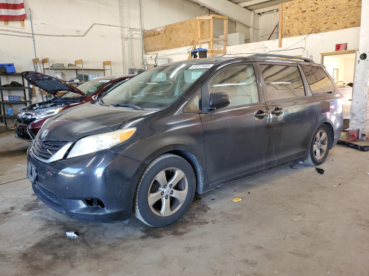 2013 Toyota Sienna le