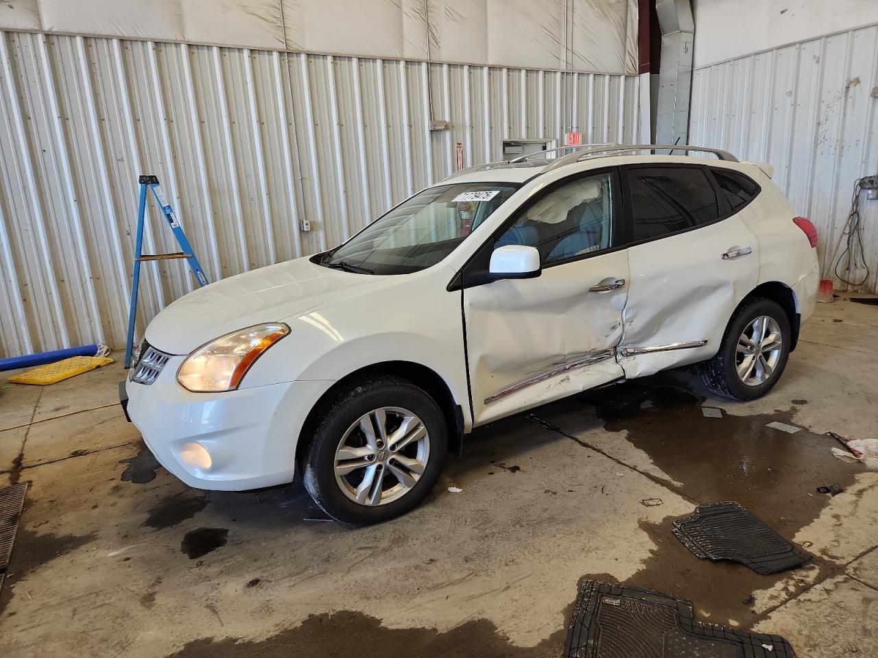 2013 Nissan Rogue s S