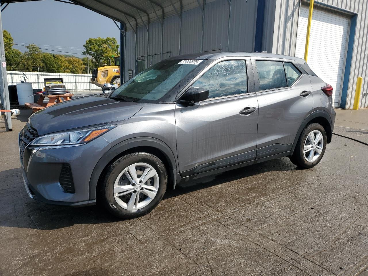 2023 Nissan Kicks s S