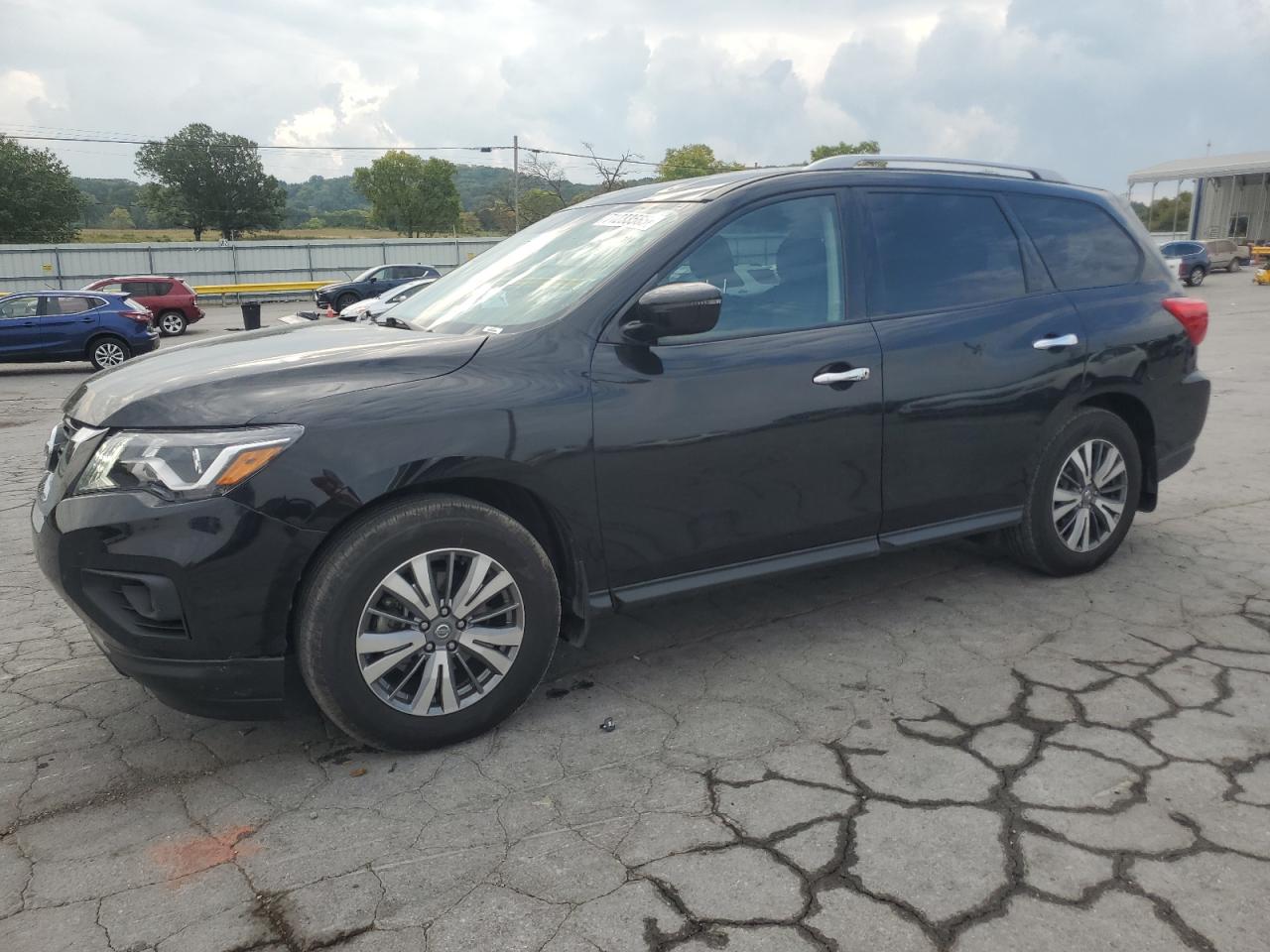 2020 Nissan Pathfinder s S