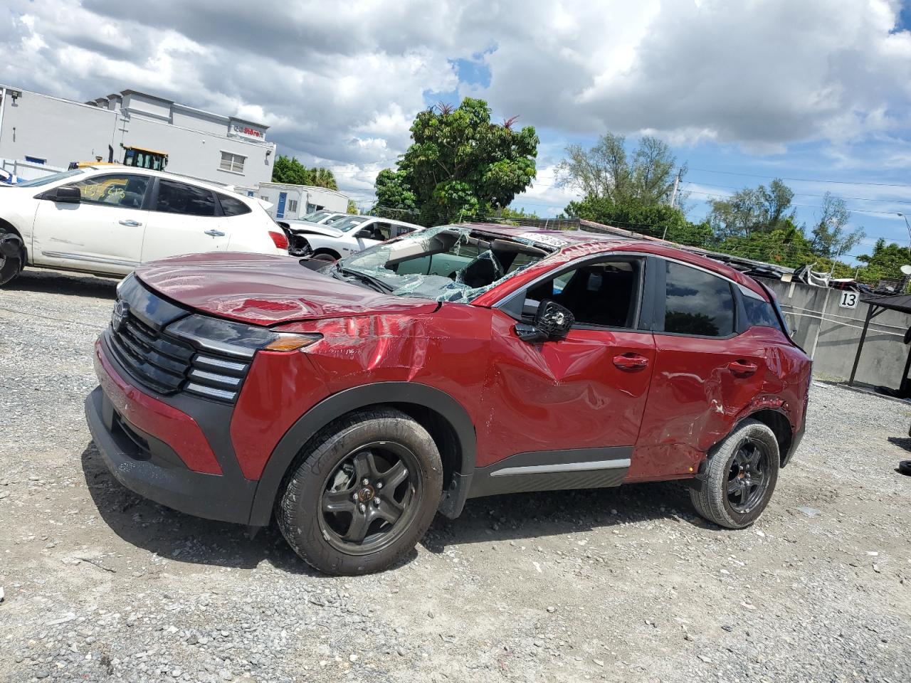 2025 Nissan Kicks sv SV