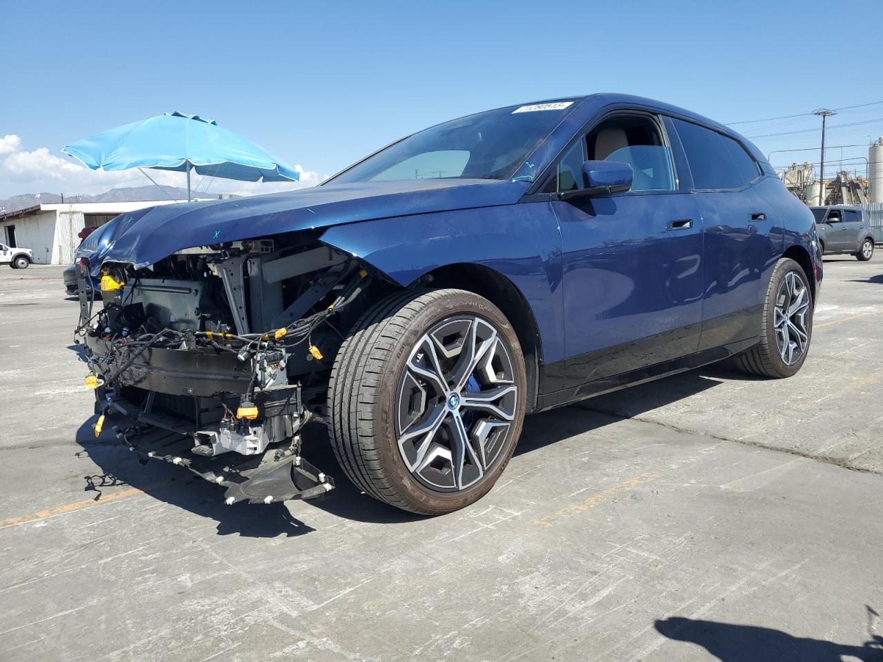 2025 BMW iX