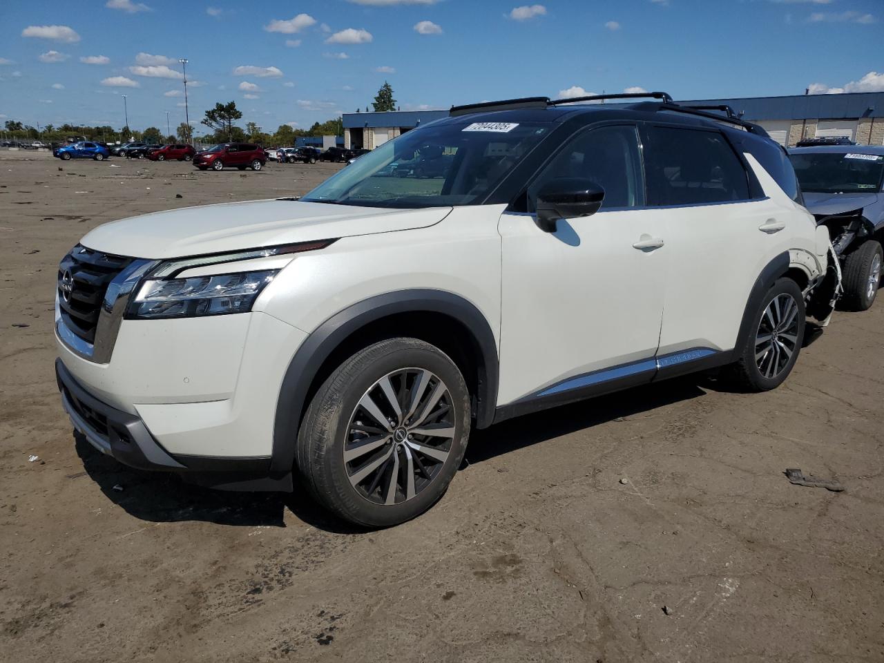2023 Nissan Pathfinder platinum