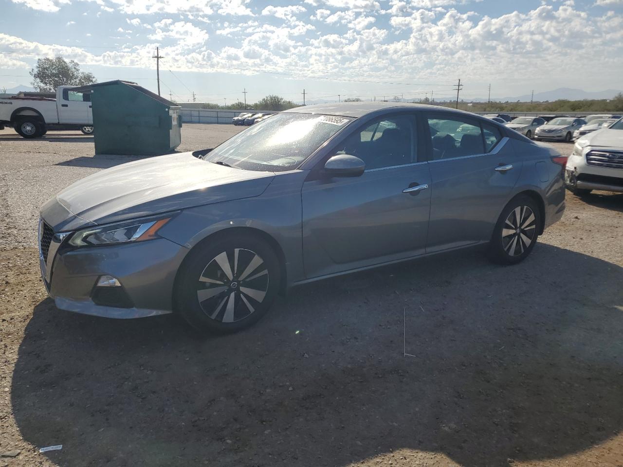 2022 Nissan Altima sv SV