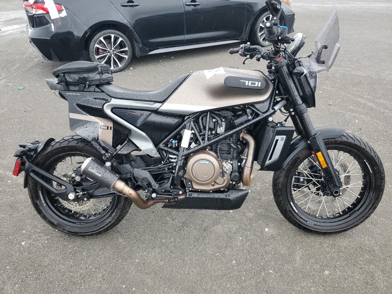 Husqvarna Svartpilen 701