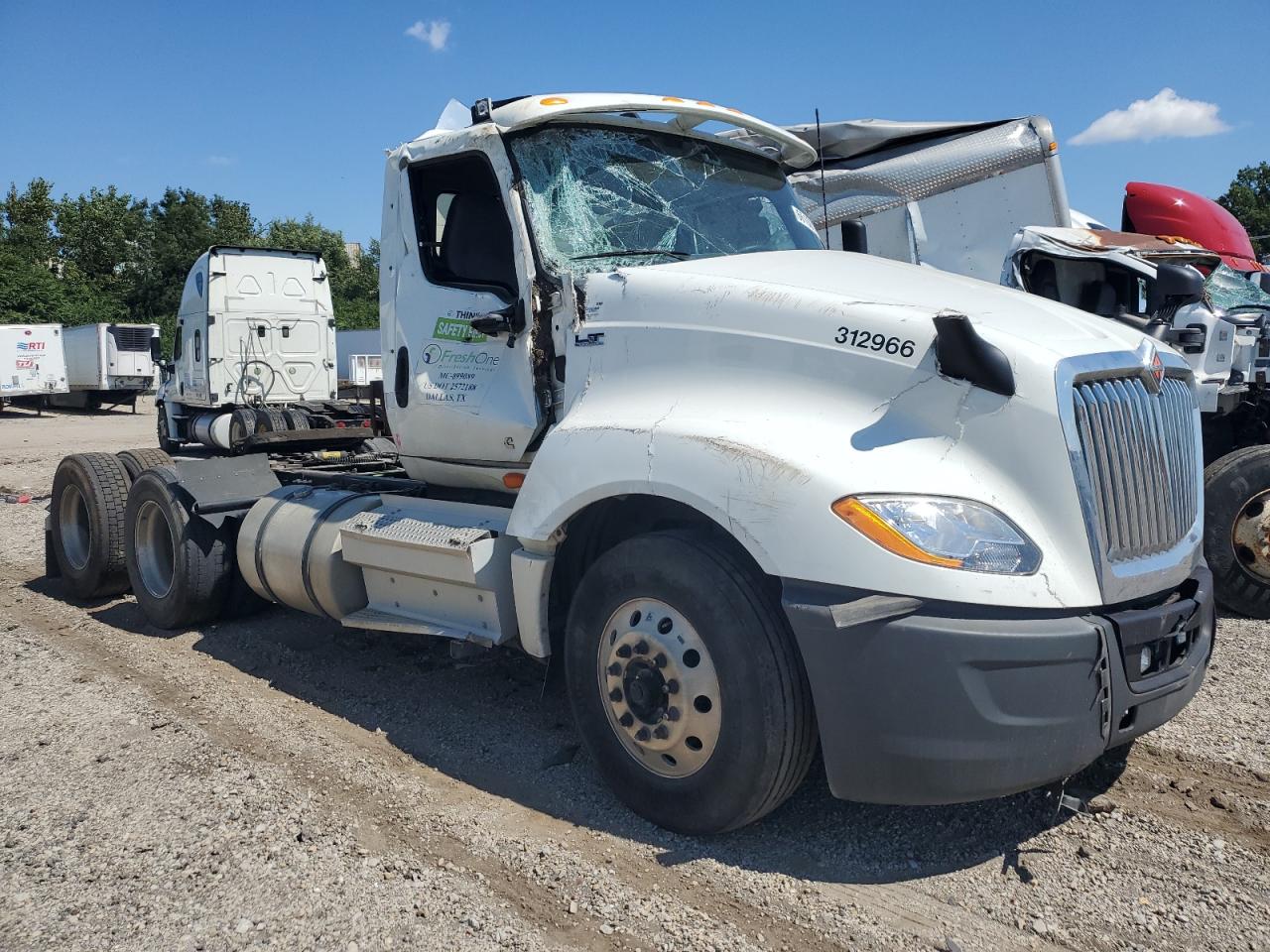 2022 International Lt625