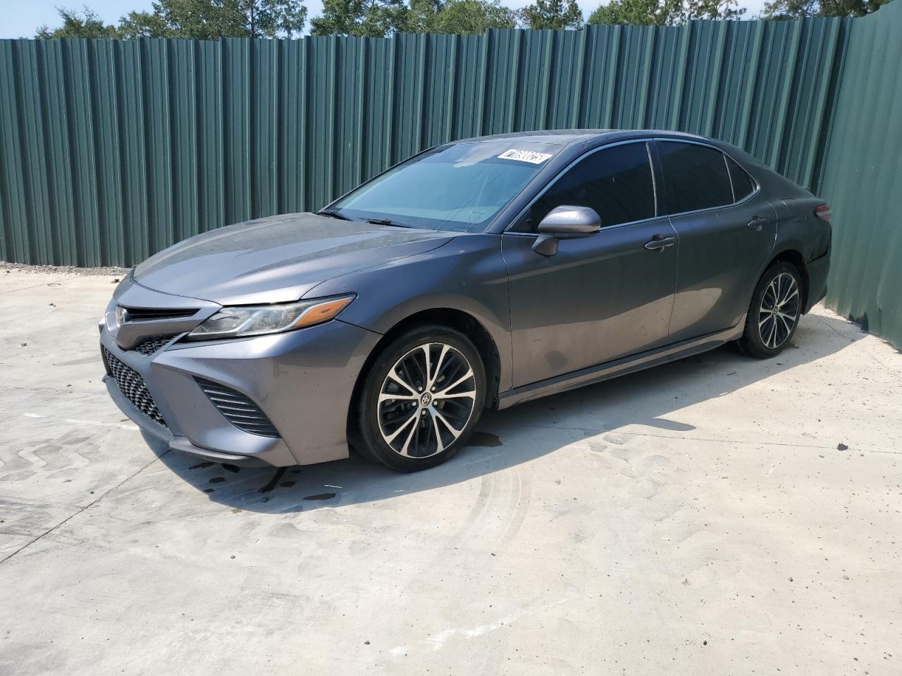 2020 Toyota Camry se SE