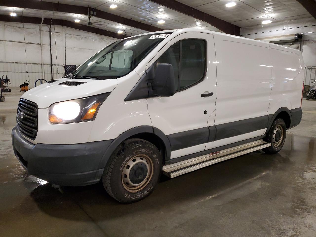 2015 Ford Transit cargo van t- T-250