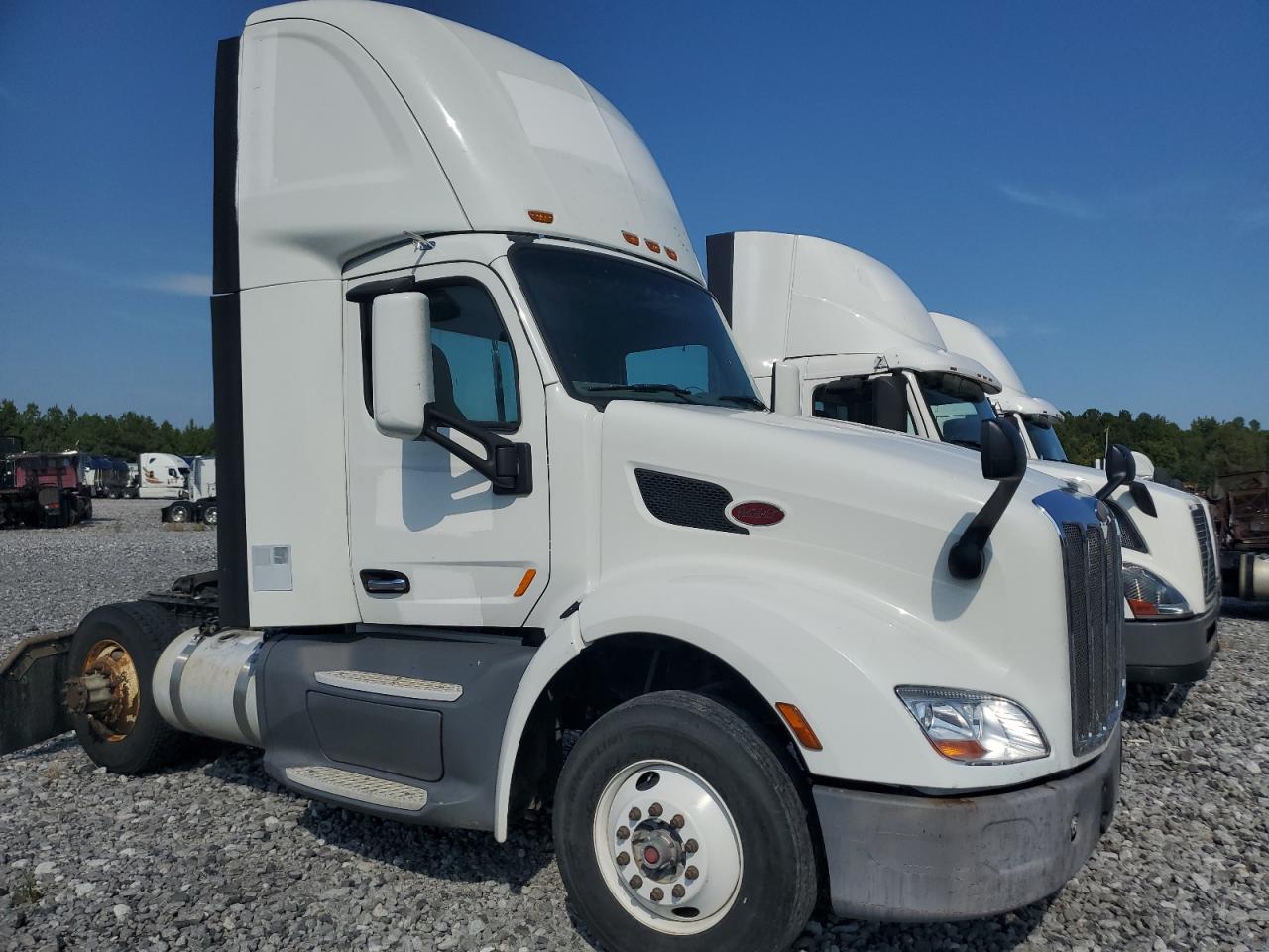 2016 Peterbilt tractor 579