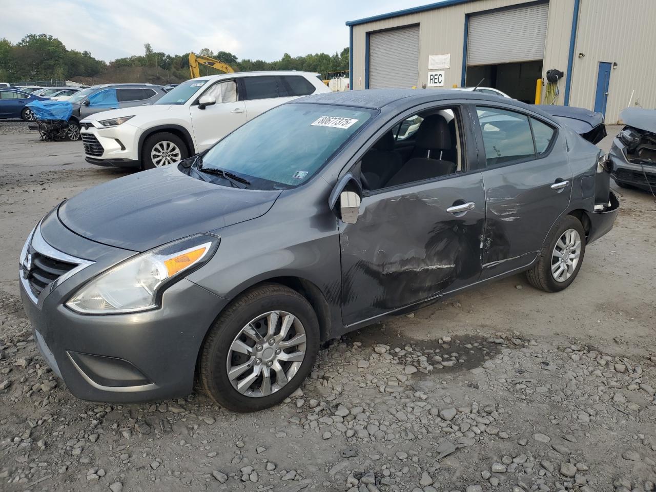 2019 Nissan Versa s S
