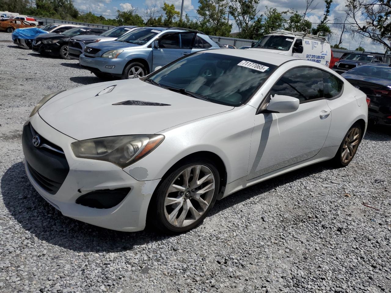 2013 Hyundai Genesis co 2.0T