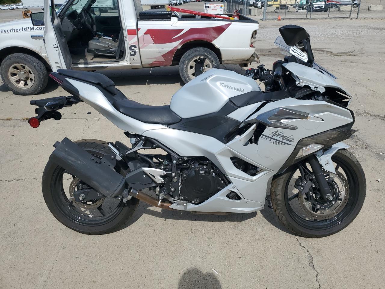 2025 Kawasaki Ex500