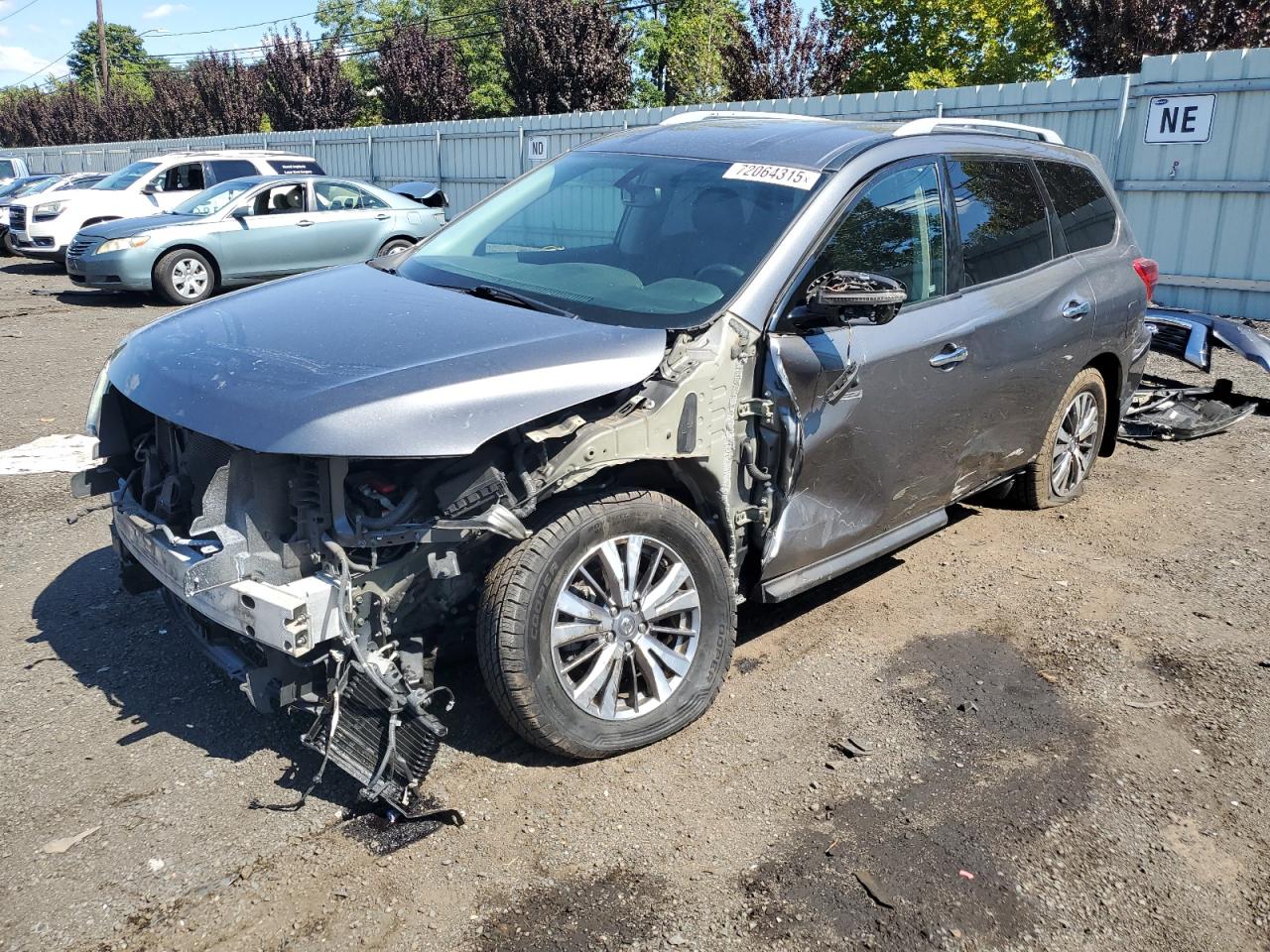 2019 Nissan Pathfinder s S