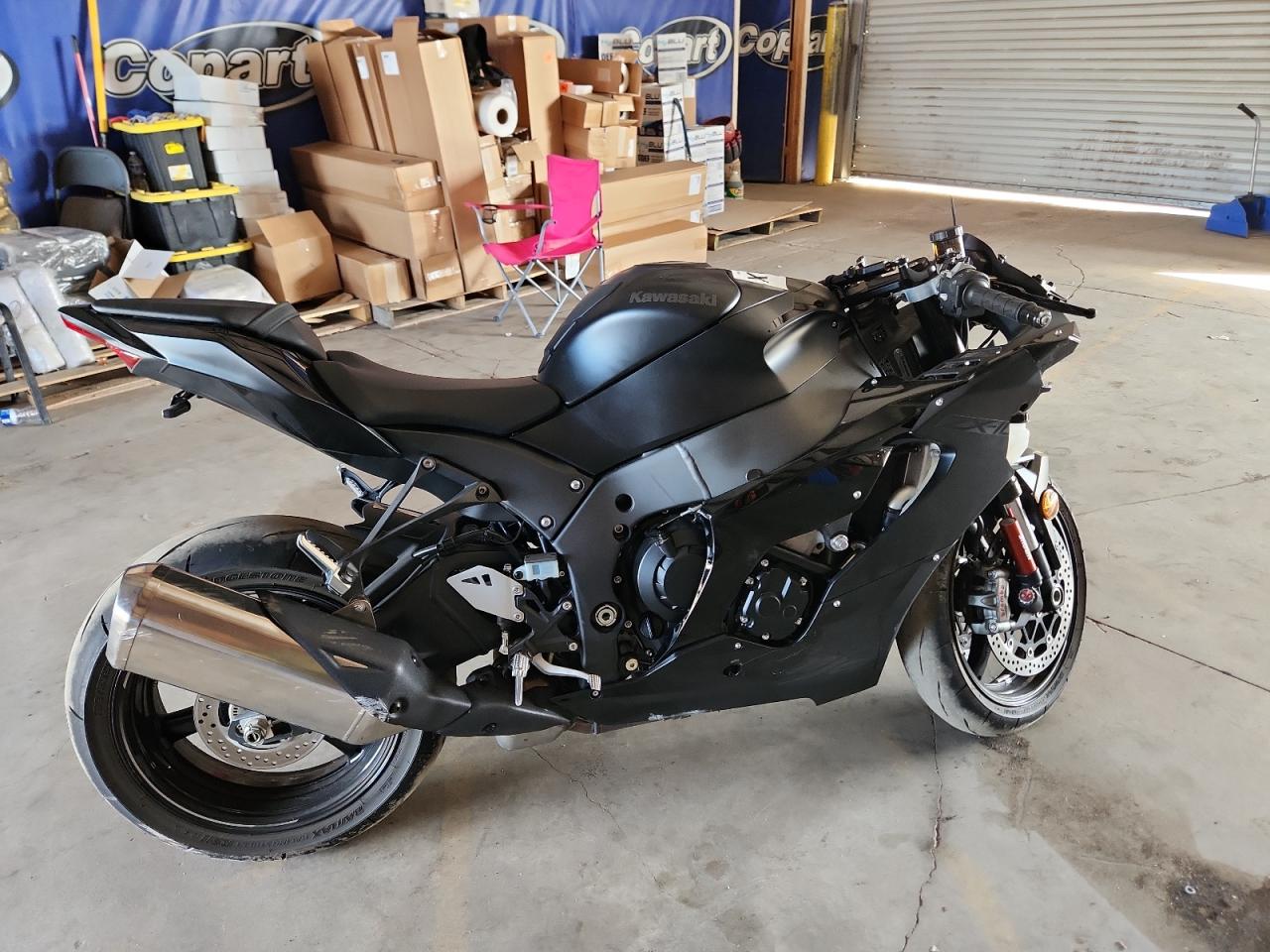 2025 Kawasaki Zx1002 l L