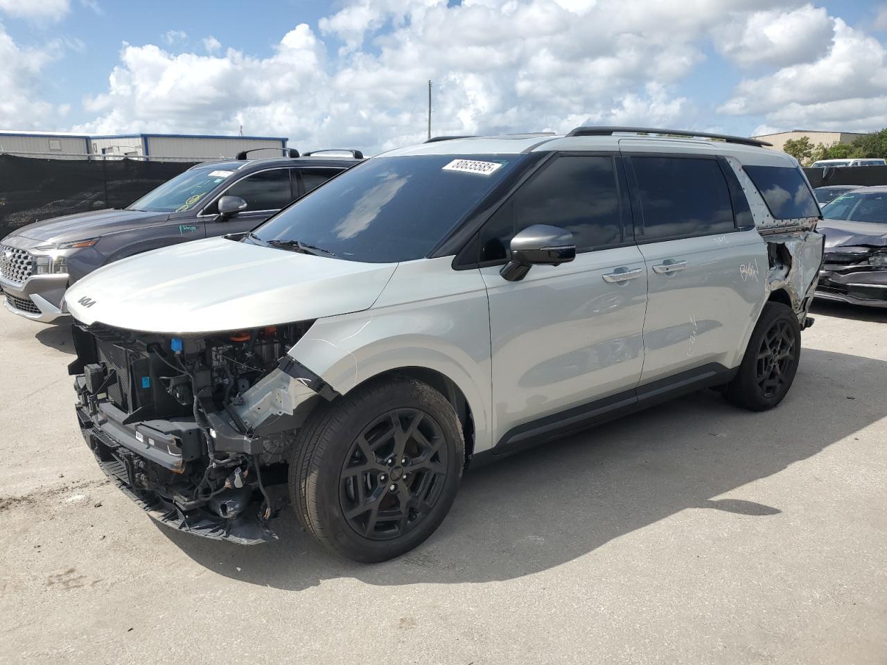 2025 Kia Carnival