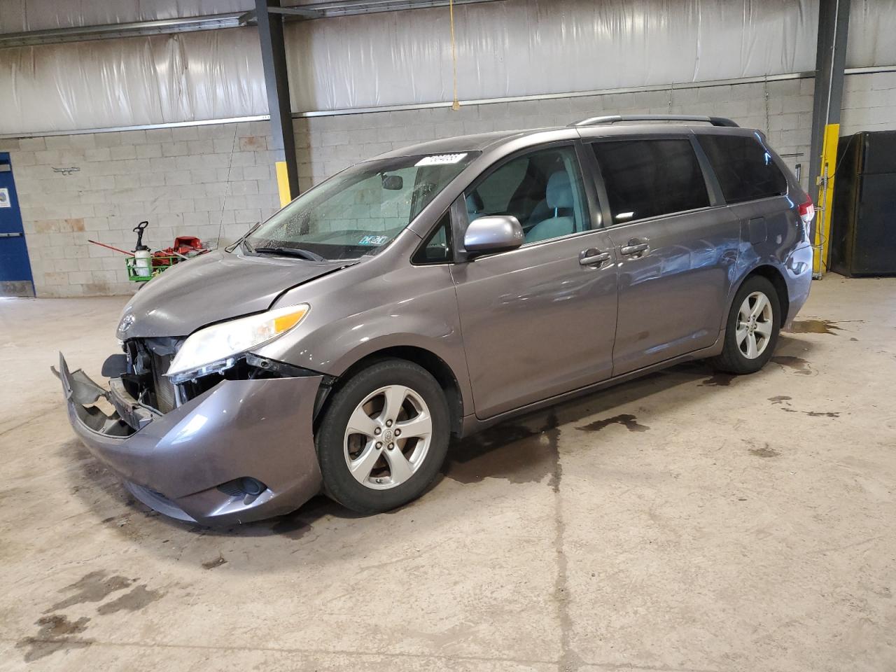 2012 Toyota Sienna le LE