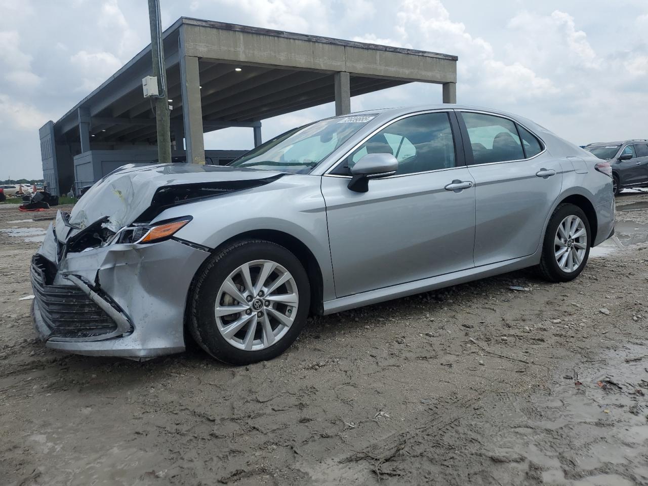 2024 Toyota Camry le LE