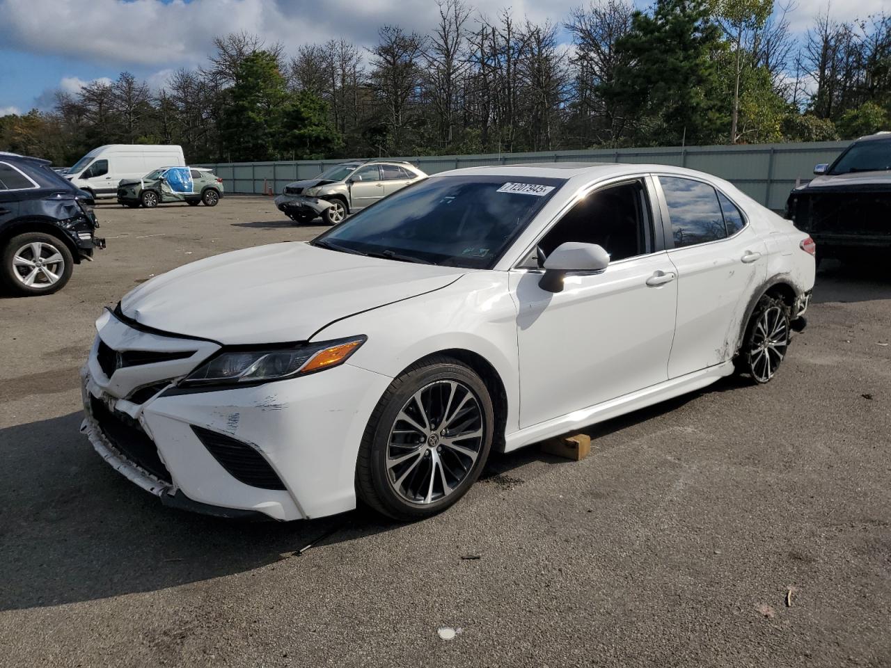 2020 Toyota Camry se SE