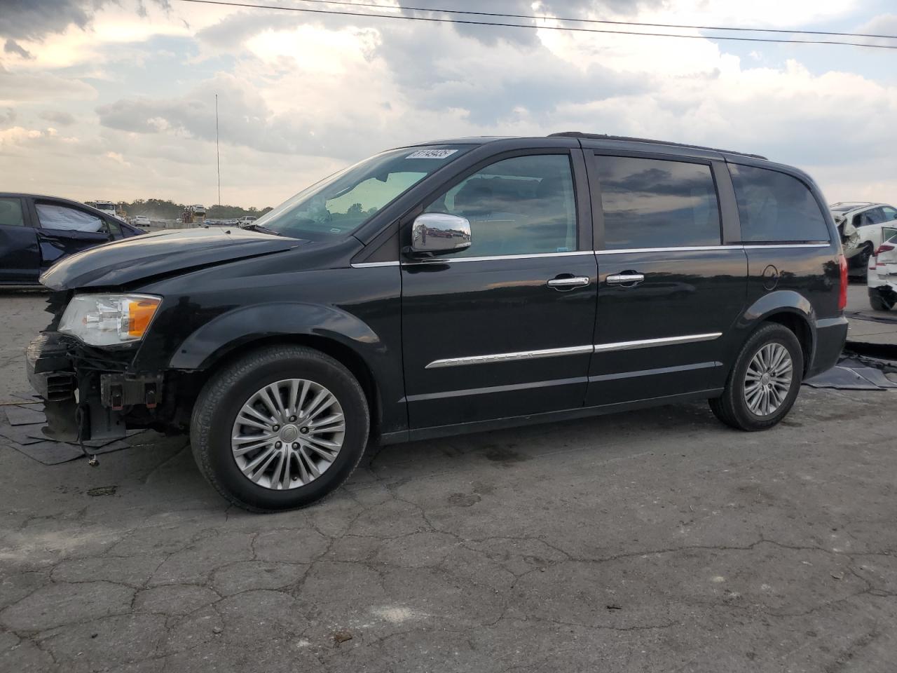 2016 Chrysler Town & cou TOURING L