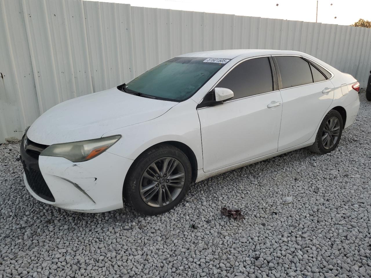 2016 Toyota Camry le LE