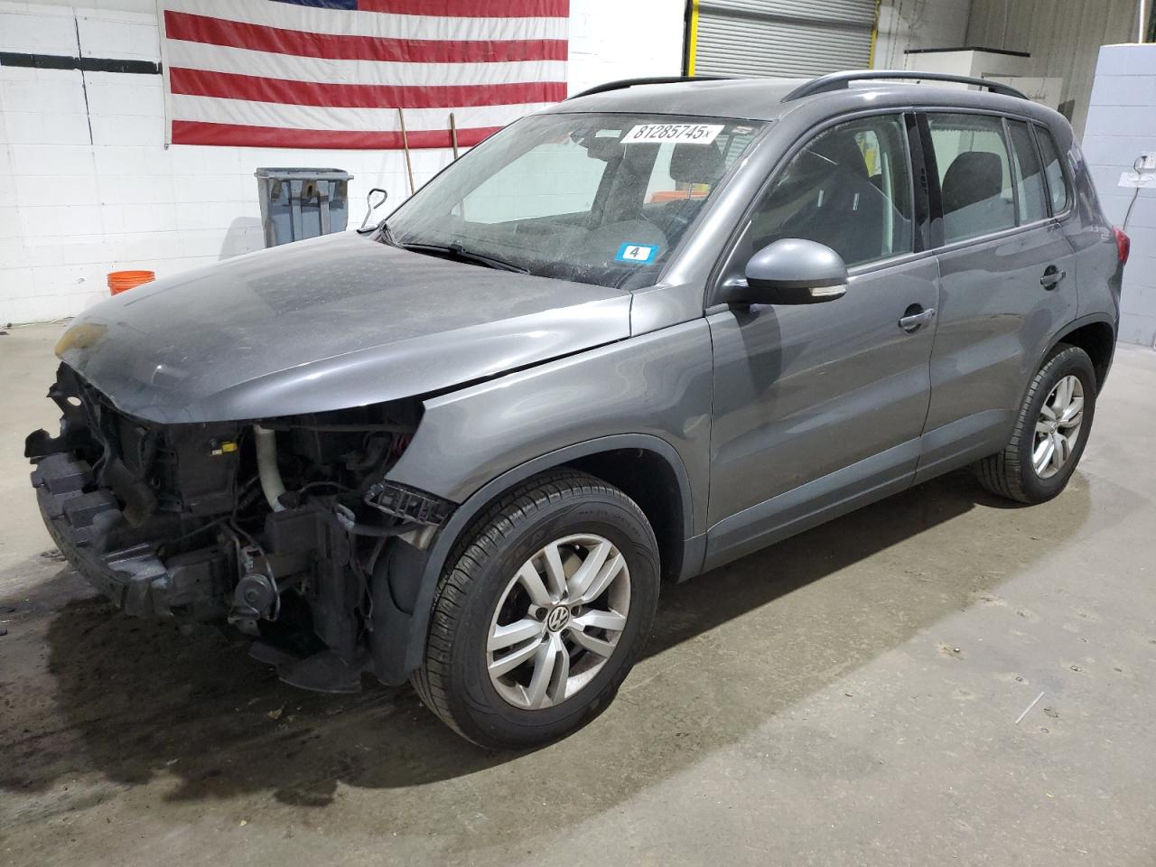 2016 Volkswagen Tiguan s S