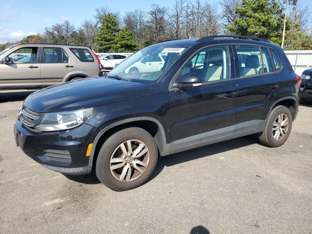 2016 Volkswagen Tiguan s S