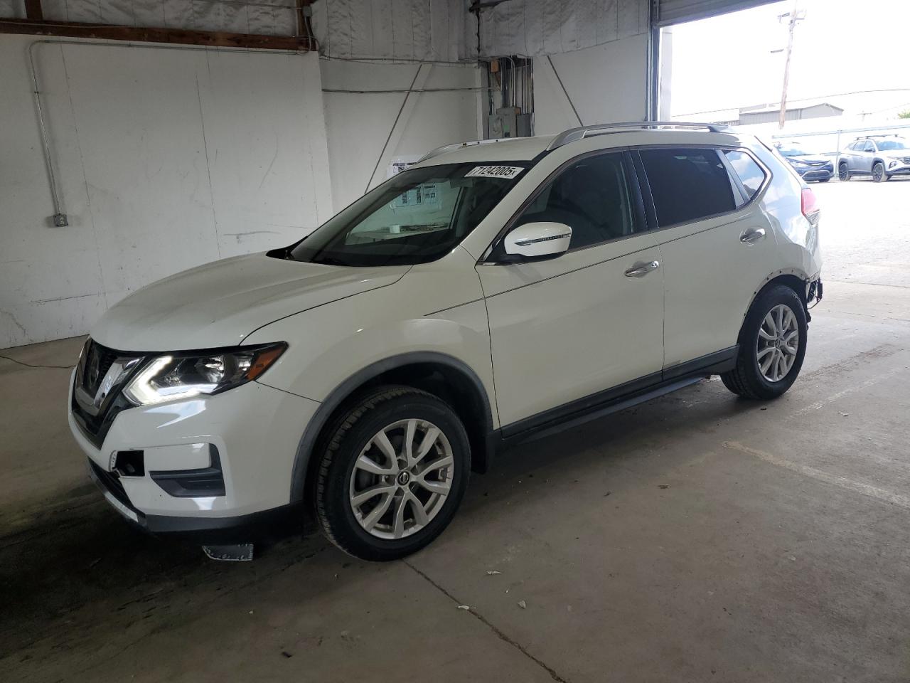 2017 Nissan Rogue s S