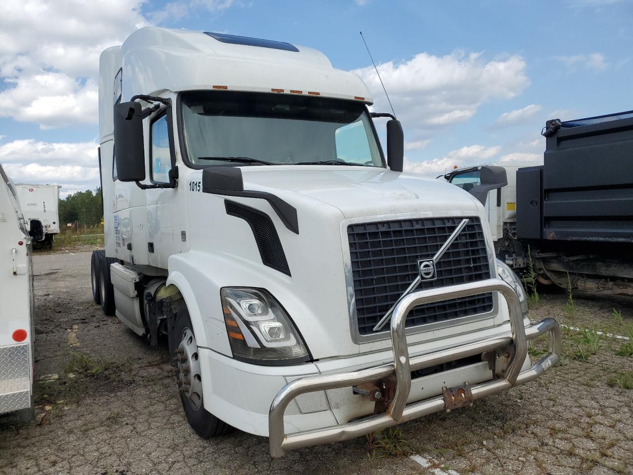 2015 Volvo Vnl Semi Truck