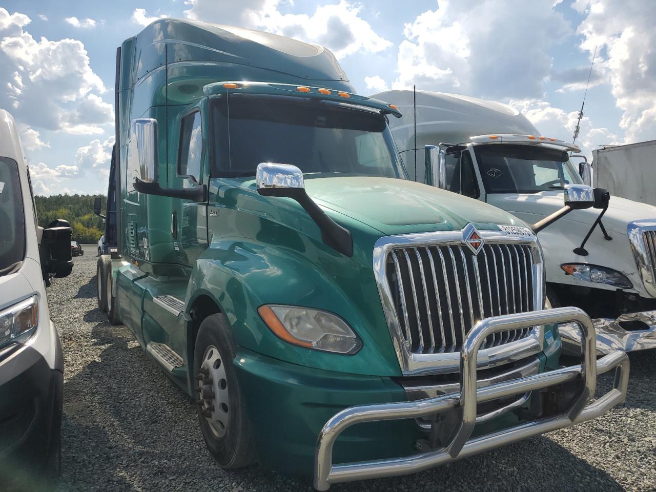 2018 International Lt625