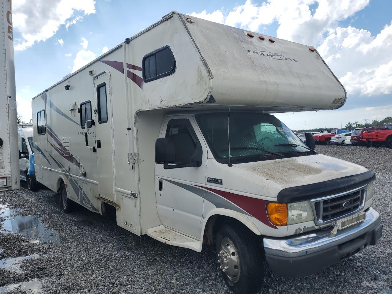 2006 Ford Econoline E450 Super Duty Cutaway Van