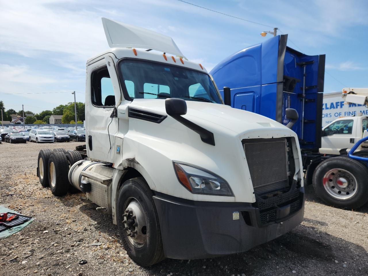 2022 Freightliner Cascadia 1
