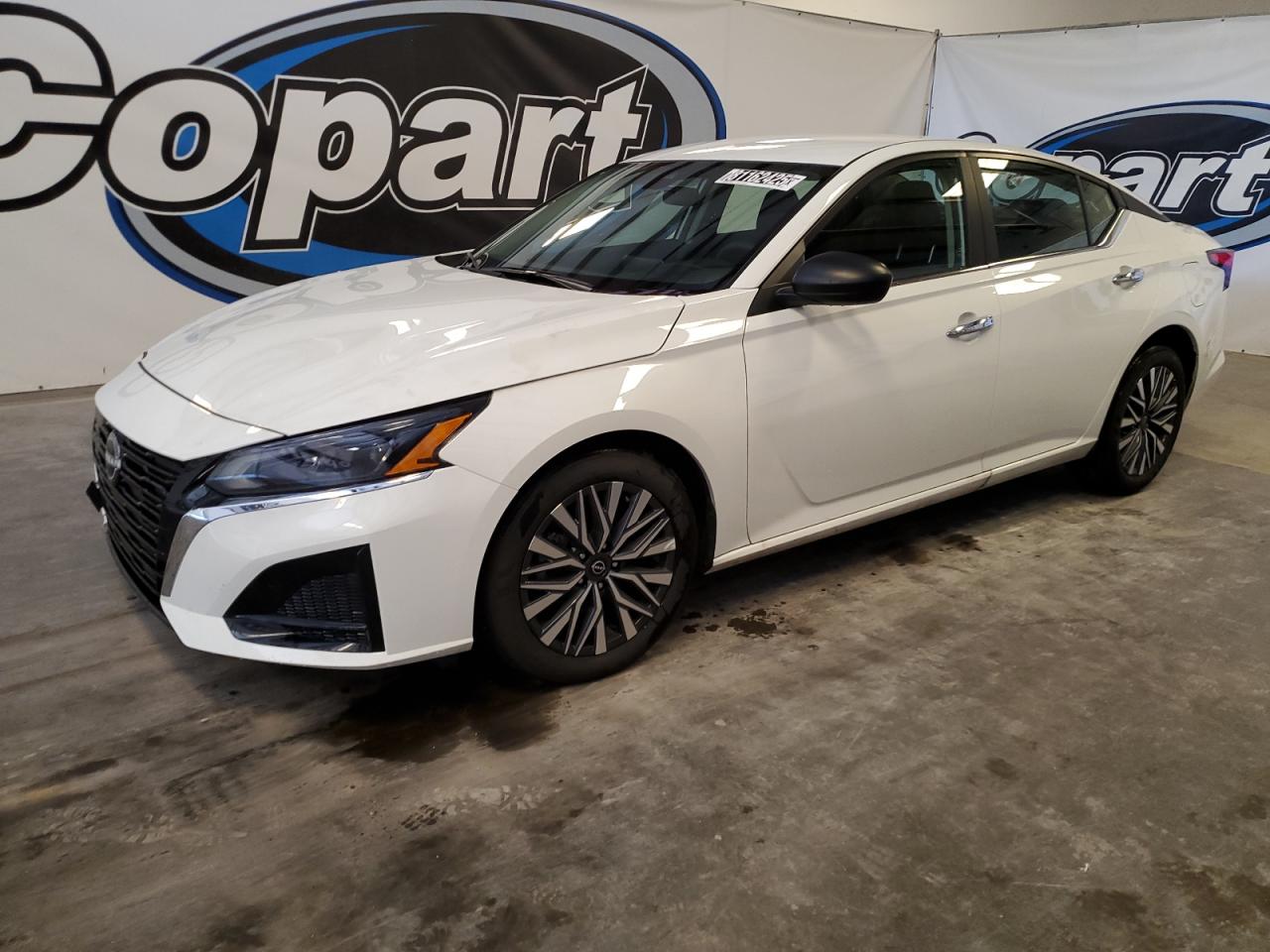 2025 Nissan Altima sv SV
