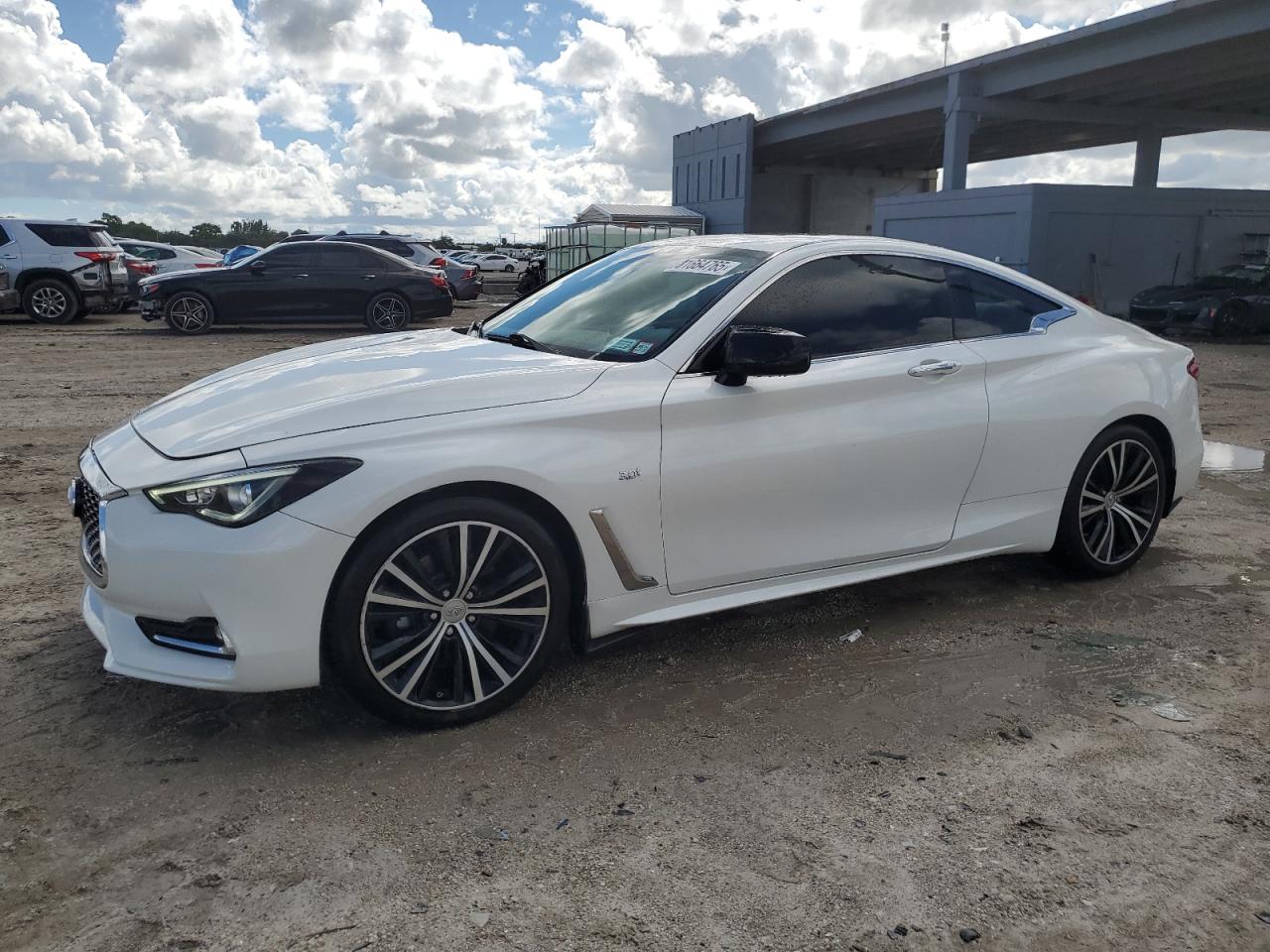 2018 Infiniti Q60 Luxe 300