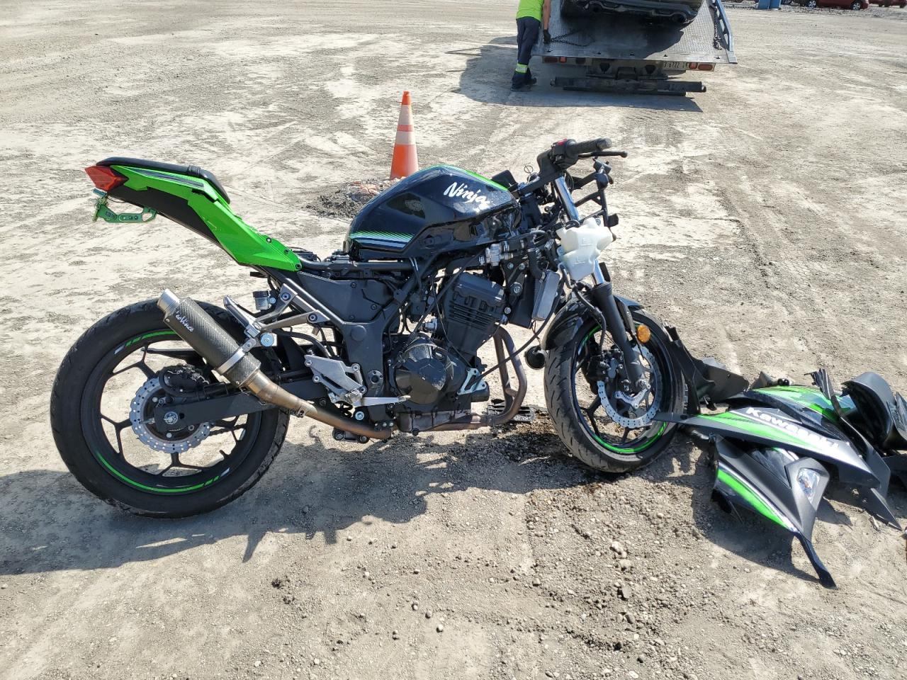 2016 Kawasaki Ex300 b B