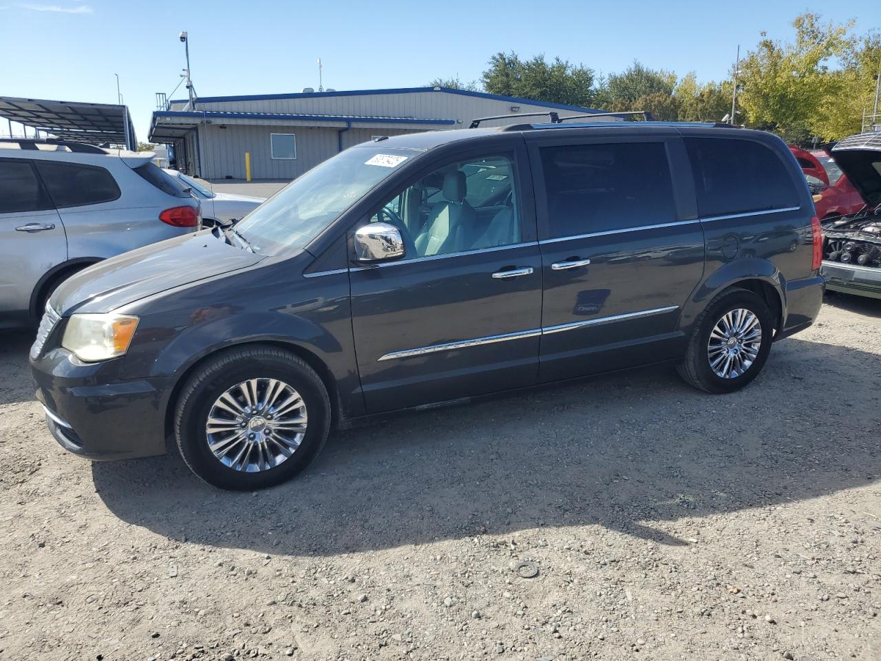 2011 Chrysler Town & cou LIMITED