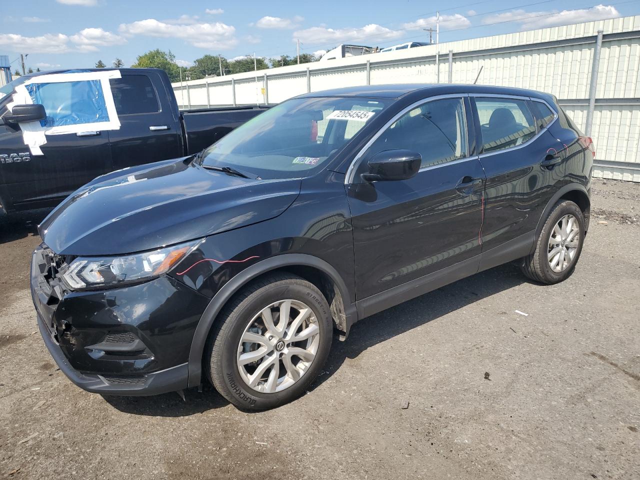 2022 Nissan Rogue sport S