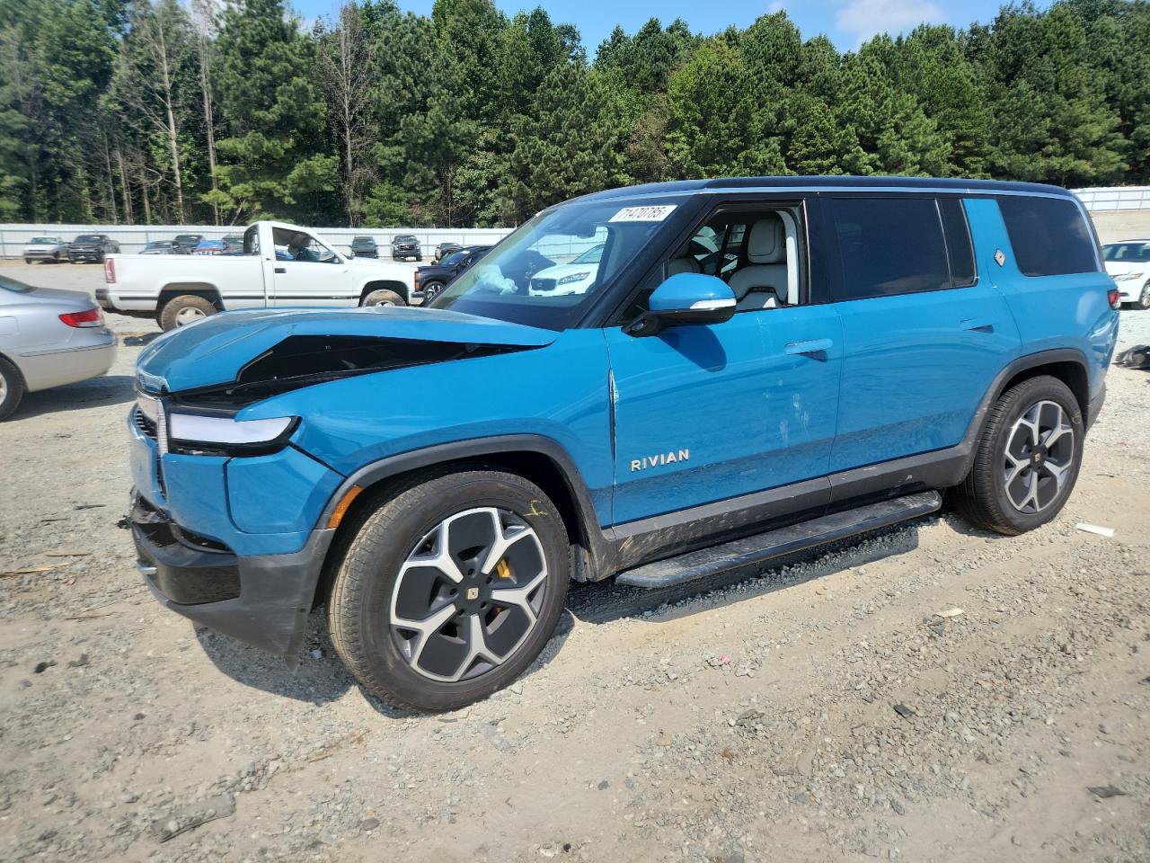 2023 Rivian R1s