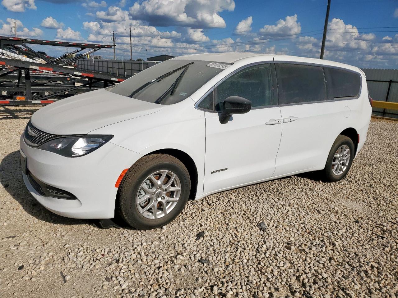 2024 Chrysler Voyager