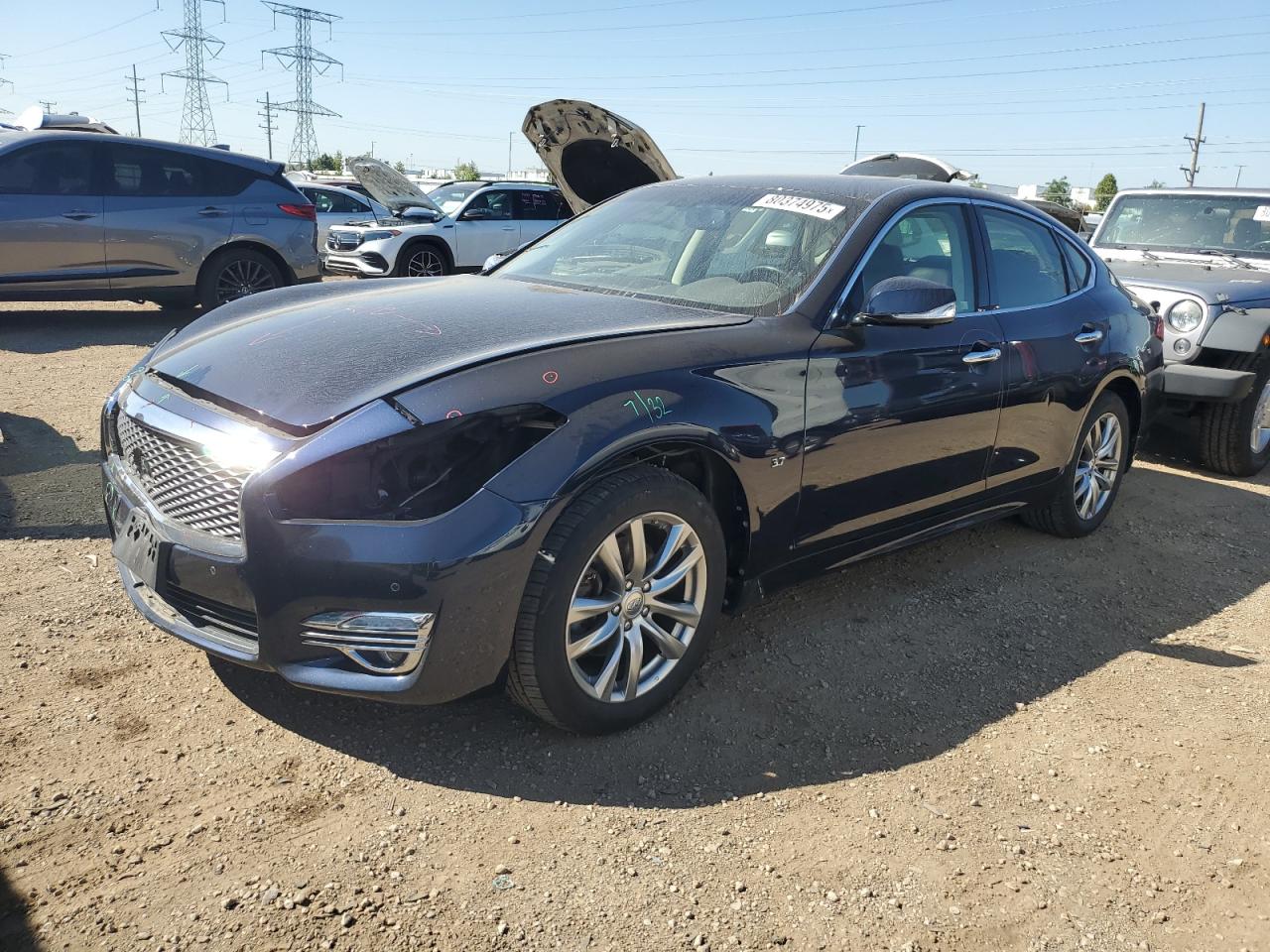2016 Infiniti Q70