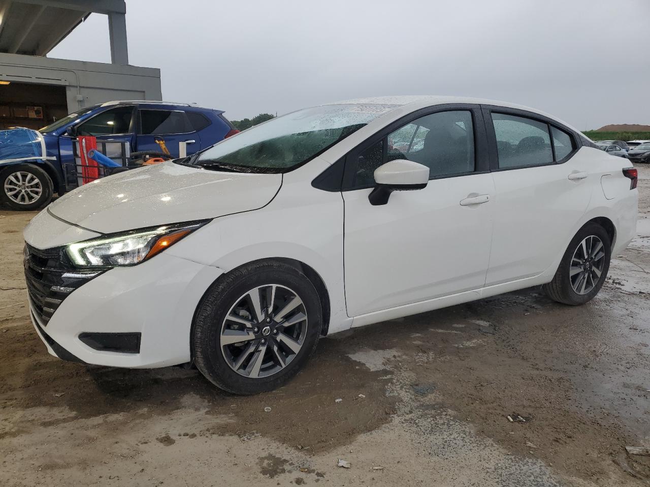2025 Nissan Versa sv SV