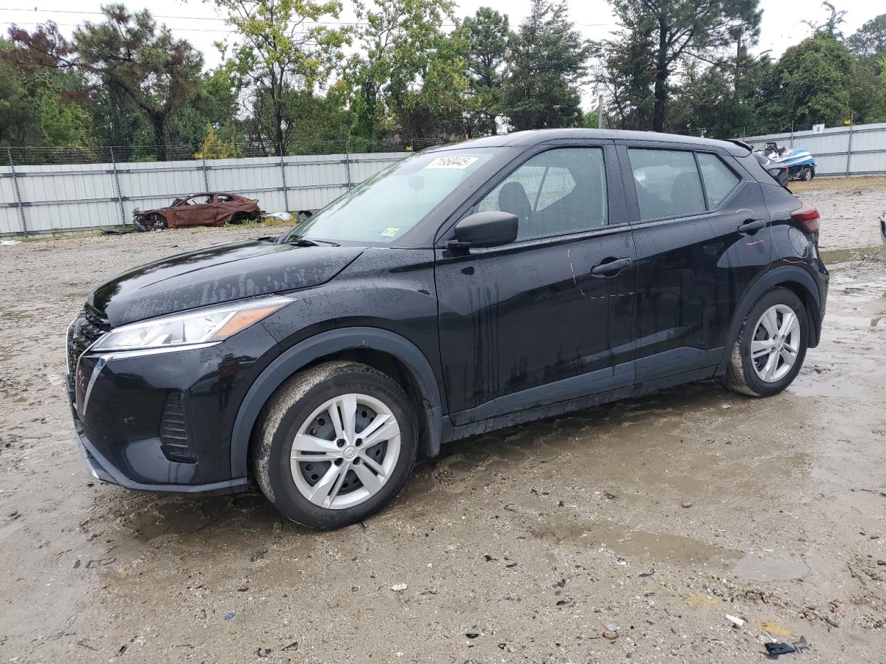 2023 Nissan Kicks s S