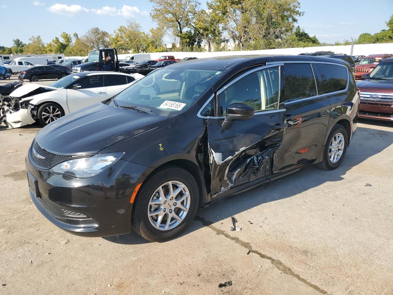 2023 Chrysler Voyager
