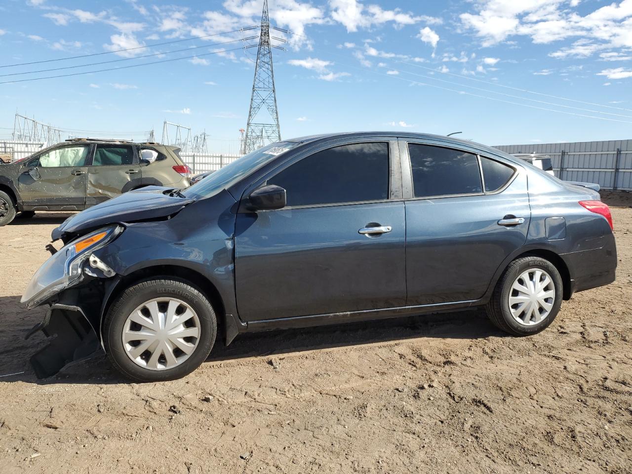 2016 Nissan Versa s S