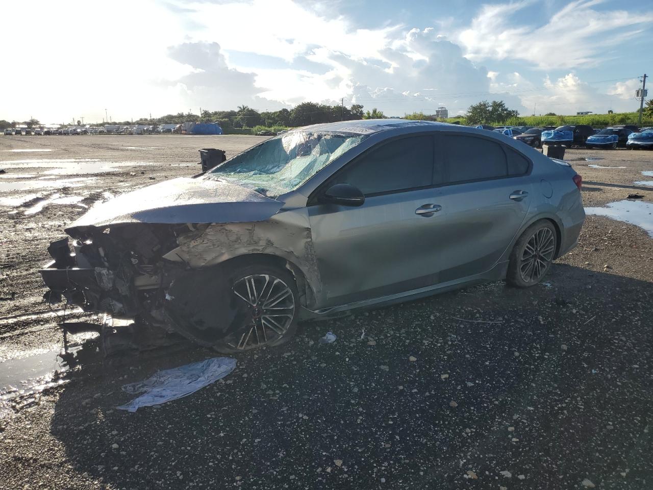 2023 Kia Forte gt GT
