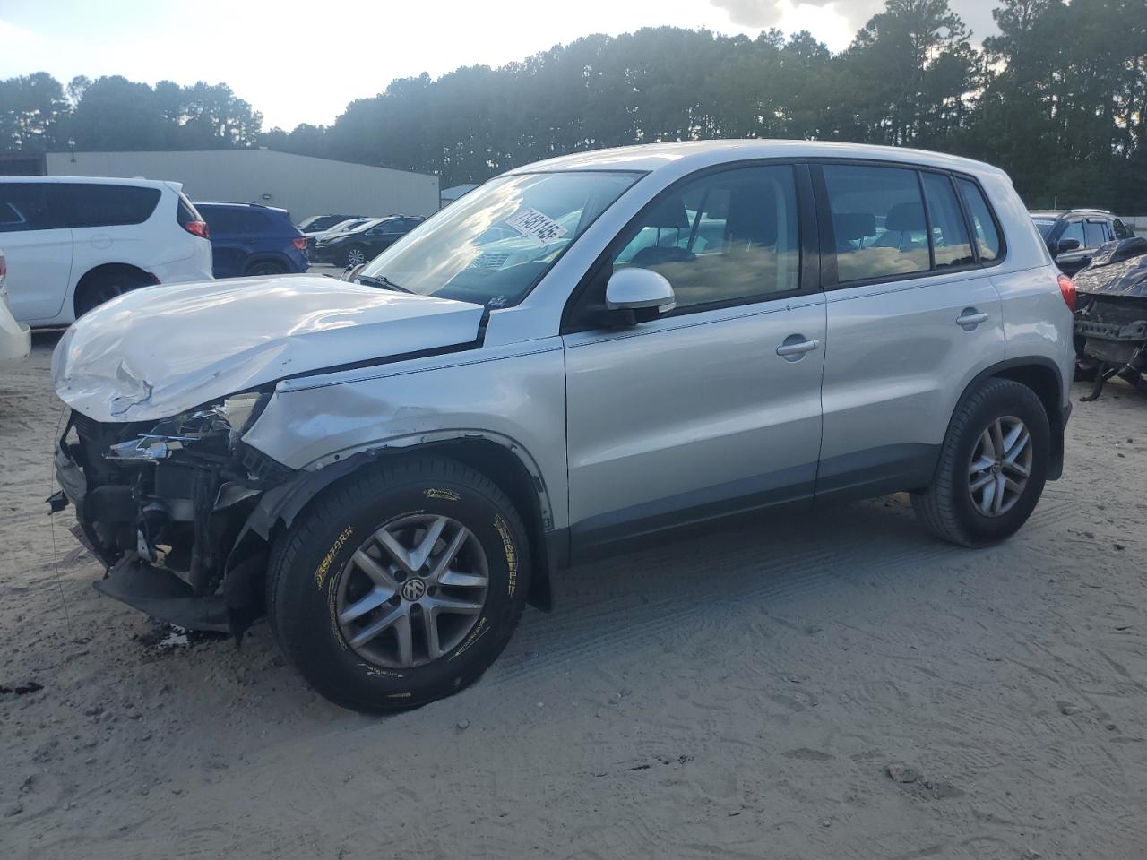 2011 Volkswagen Tiguan s S